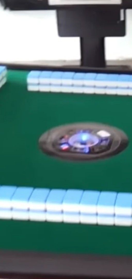 Automatic Mahjong Table (Category: Other Gadgets) located in Singapore. Submitted by tye6163 (Listing ID 1460158734, Image 1). Description: older model automatic MJ table..