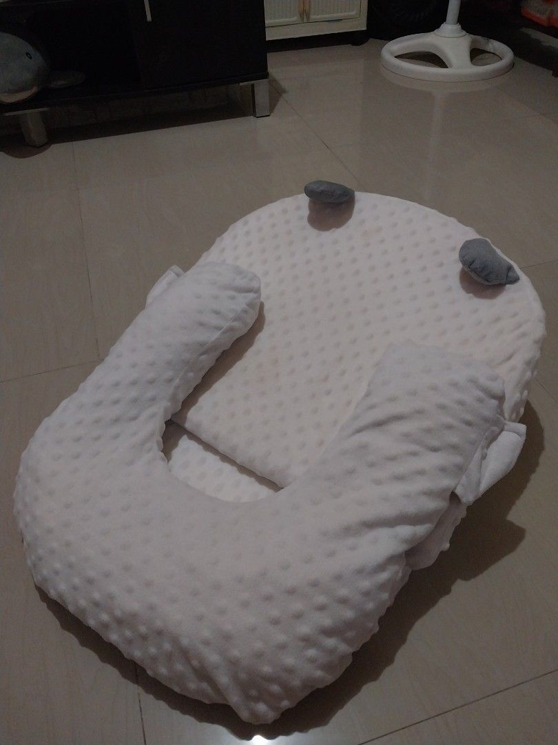 Baby Nursing Bed (Category: Bed Guards) located in Taguig. Submitted by joysming_3012 (Listing ID 1460189441, Image 3). Description: .