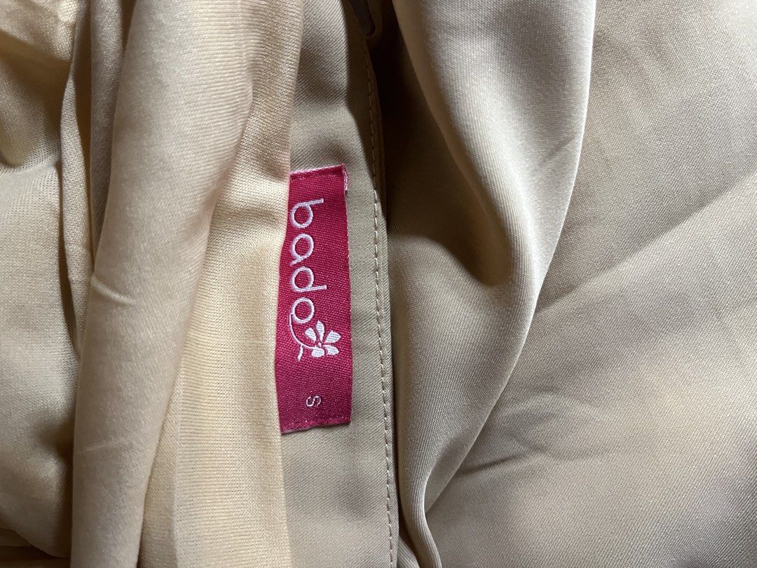 Bado Beige Midi Skirt Size S (Category: Skirts) located in Quirino. Submitted by nikoliee (Listing ID 1460293972, Image 3). Description: such a cute skirttt nego if u'll buy another one from the new listing jnt courier only.