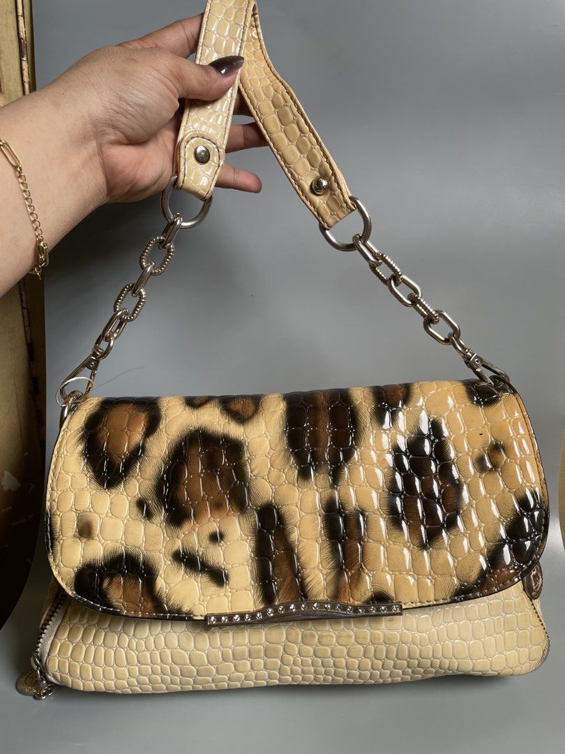 BAGS UKAY‼️✨ (Category: Luxury Bags & Wallets) located in Manila. Submitted by coolcrystal_cbe2ed (Listing ID 1460203968, Image 2). Description: UKAY BAGS‼️✨ OPEN FOR DELIVERY AROUND SAMPALOC ADD DELFEE😇.