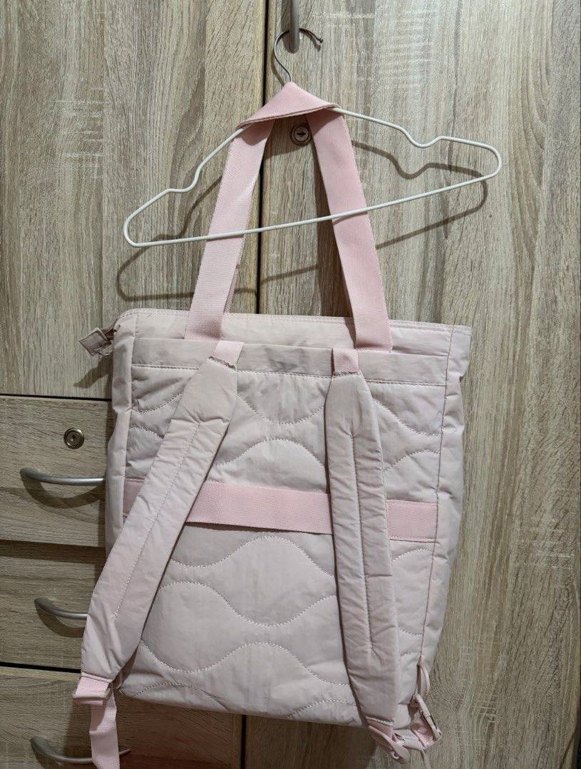 Bagsmart 2in1 Tote/Back bag (Category: Tote Bags) located in Rizal. Submitted by maemaedegu83659 (Listing ID 1460161807, Image 1). Description: Good as new. Used 3-4x only. .