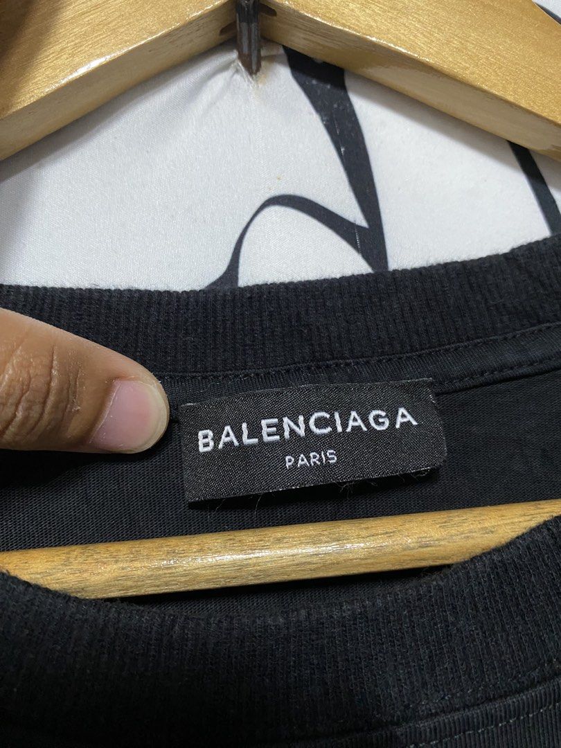 Balenciaga (Category: Tshirts & Polo Shirts ) located in Tabaco. Submitted by goodyshit.9 (Listing ID 1460187112, Image 3). Description: Balenciaga think big‼️ excellent condition color rate 9.8/10 26/31 .
