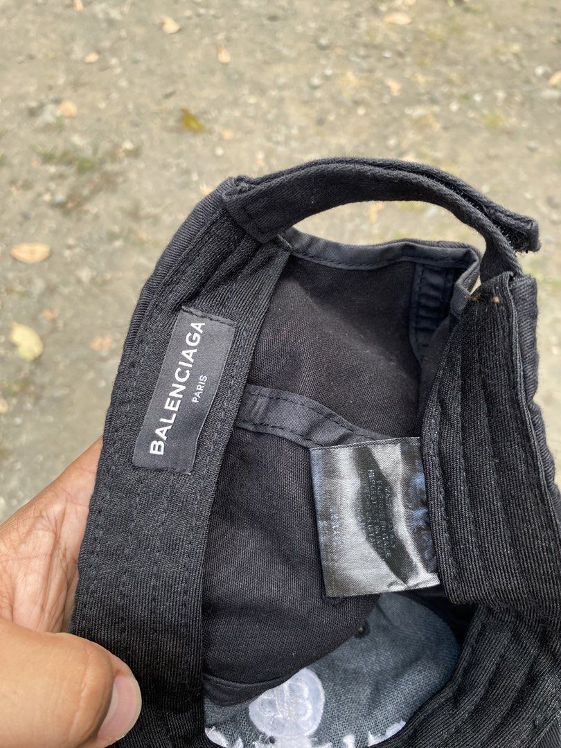 Balenciaga Cap (Category: Caps & Hats) located in Davao. Submitted by workmensph (Listing ID 1460262784, Image 3). Description: OSFA Excellent Condition.