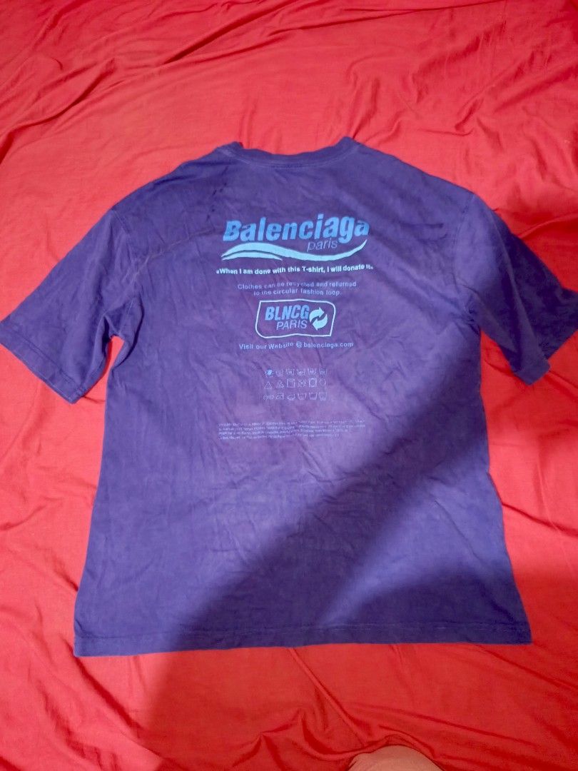 BALENCIAGA SHIRT (Category: Formal Shirts) located in General Santos City (Dadiangas). Submitted by mikeut27 (Listing ID 1460300177, Image 3). Description: issue minimal crack prints.