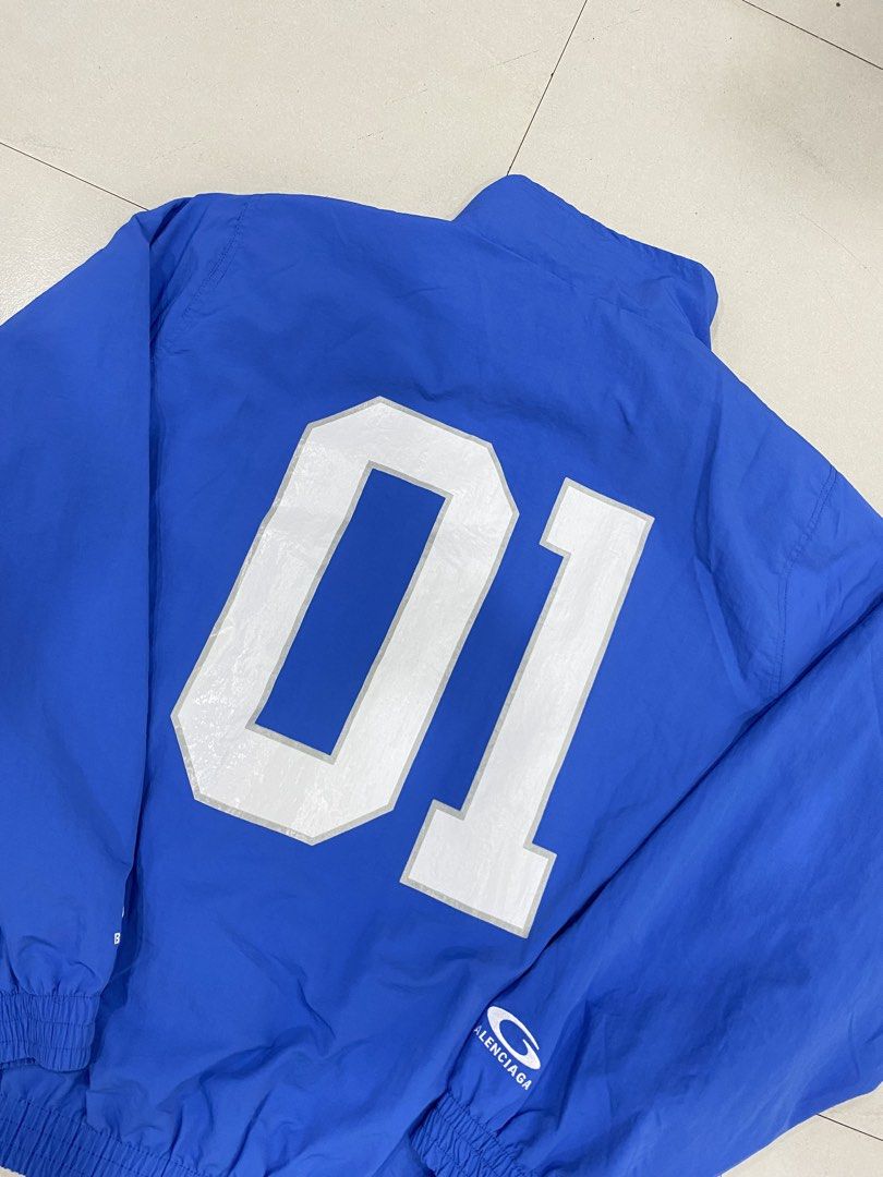 BALENCIAGA WINDBREAKER JACKET (Category: Coats, Jackets and Outerwear) located in Caloocan City. Submitted by alexahvaldez (Listing ID 1460141461, Image 3). Description: SLIGHTLY NEGO FOR SURE BUYER 27 / 27 LIKE NEW CONDITION NO ISSUE.