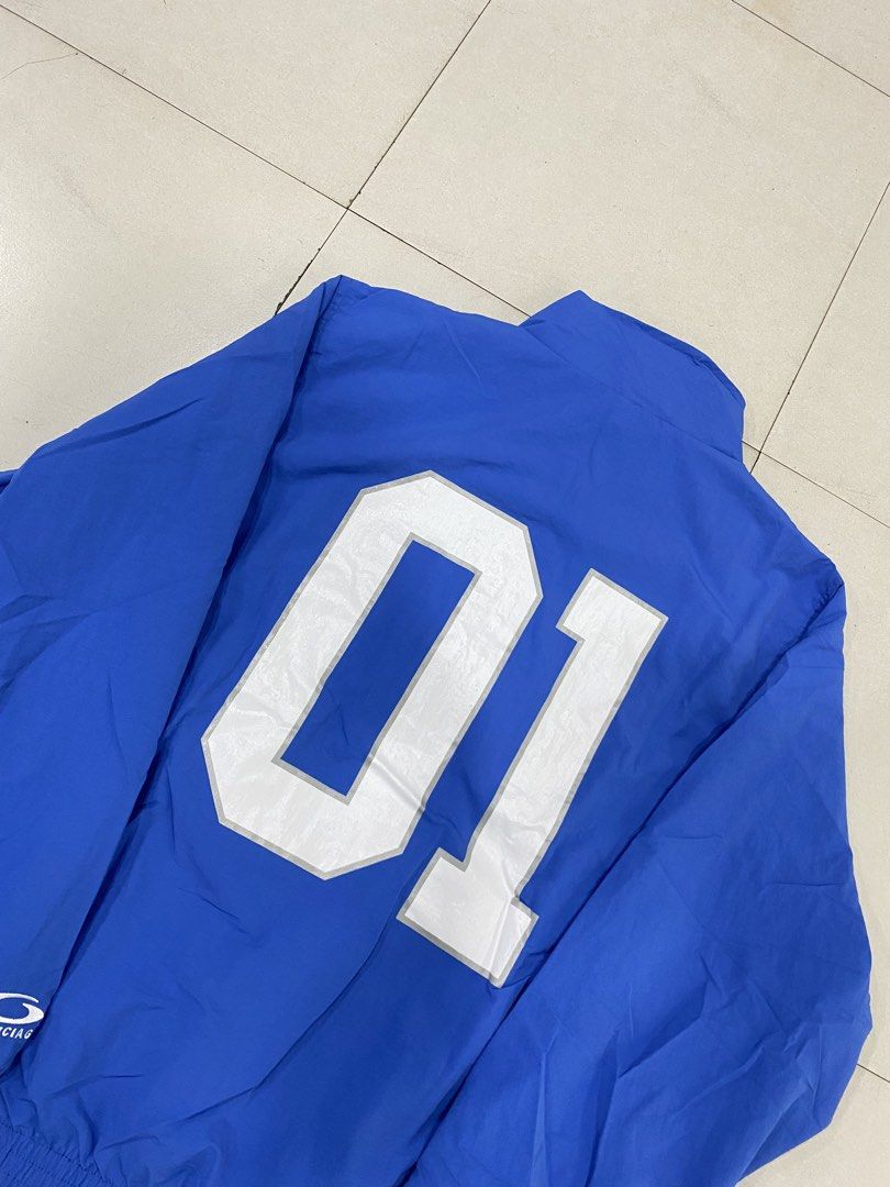 BALENCIAGA WINDBREAKER JACKET (Category: Coats, Jackets and Outerwear) located in Caloocan City. Submitted by alexahvaldez (Listing ID 1460141619, Image 3). Description: SLIGHTLY NEGO FOR SURE BUYER 28 / 28 LIKE NEW CONDITION NO ISSUE.