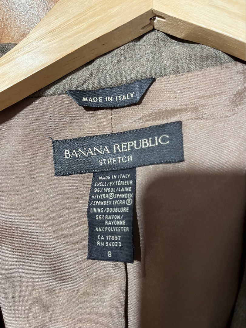 Banana Republic stretch blazer (Category: Coats, Jackets and Outerwear) located in Lucena. Submitted by mjaothrift (Listing ID 1460276652, Image 3). Description: Banana Republic blazer Made in Italy Size small 18 x 25 inches .