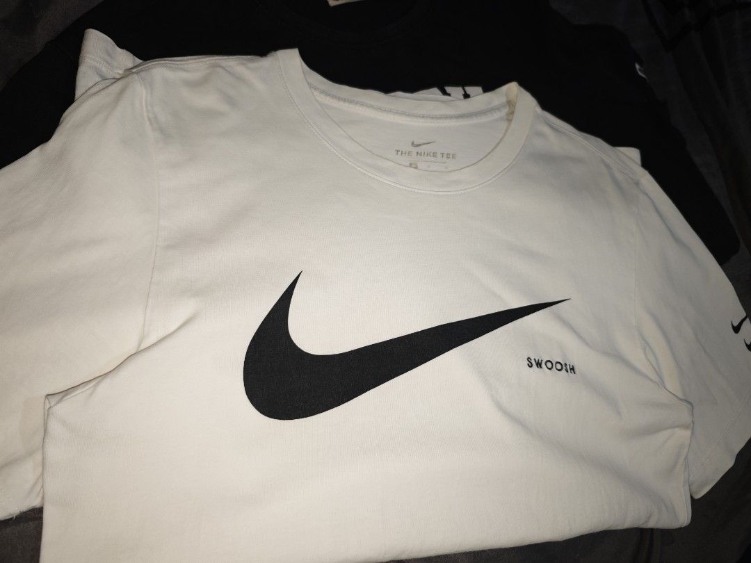BAPE A Bathing Ape & Nike T-Shirts Bundle (Category: Tshirts & Polo Shirts ) located in Calauag. Submitted by erv_1n (Listing ID 1460143052, Image 3). Description: Aspack 600 Issue ni ape cut tag and crack print No issue sa Nike Both large.