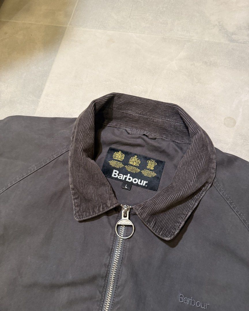 Barbour Field Jacket (Category: Coats, Jackets and Outerwear) located in San Fernando. Submitted by passaloadsarisaristore (Listing ID 1460265370, Image 2). Description: No Issues Normal signs of wear.