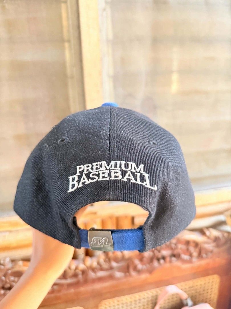 Baseball cap (Category: Caps & Hats) located in Manila. Submitted by sean.thrifts (Listing ID 1460170774, Image 2). Description: this is a pre-loved cap for only ₱350. buy now, excellent condition.
