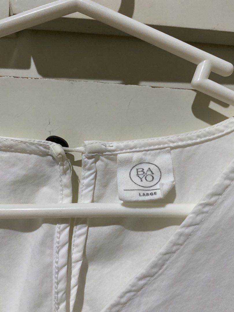 BAYO white top (Category: Blouses) located in Tacurong. Submitted by ajpern (Listing ID 1460206422, Image 2). Description: Original BAYO white top (large).