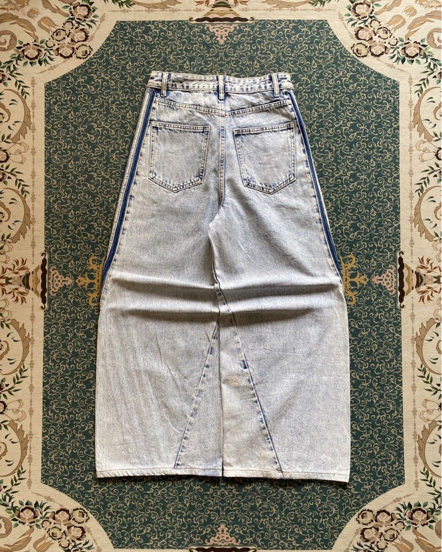 bbx baggy tree line denim wash pants (Category: Jeans) located in Rizal. Submitted by Thethriftgood (Listing ID 1460260224, Image 2). Description: bbx baggy tree line denim wash pants size: small dimensions: waist - 28 fit 26 length - 41 leg op - 12.5 10/10 condition | issue: minimal dirt & stain Php: 1,200.