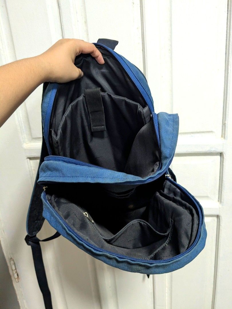 Beanpole Backpack (Category: Backpacks) located in Quezon City. Submitted by nnncorner (Listing ID 1460247810, Image 3). Description: Original Beanpole Backpack Unisex Length 18 inches Width 15 inches Perfect for laptop and office /school stuff 9/10 condition 100% original Has laptop compartment Lots of pocket and 2 big compartment section Selling 1,200.