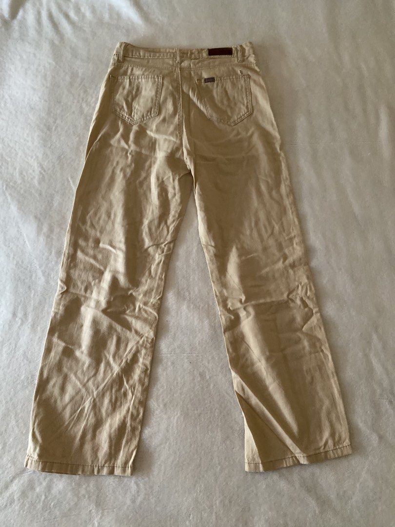 BEEPOP Khaki Wide Leg Pants Size 28 (Category: Other Bottoms) located in Batangas. Submitted by v.ukay (Listing ID 1460132779, Image 3). Description: - Brand: BEEPOP - Style: Wide Leg Khaki Pants - Size: 28 - Closure: Button and Zip - Pockets: Two front, two back - Ideal for: Casual wear.