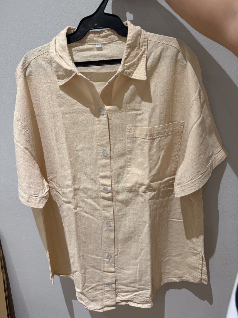 Beige Cream Polo (Category: Shorts) located in Paranaque City. Submitted by preluvdbyp (Listing ID 1460214354, Image 1). Description: S-M From Sh0pee store: Get Low •Payment Options: GCash or BPI Bank Transfer •Delivery/Shipping fee to be shouldered by buyer.