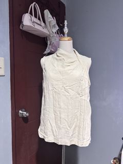 (Category: ) located in . Submitted by eladela.closet (Listing ID 1460211662, Image 1). Description: .