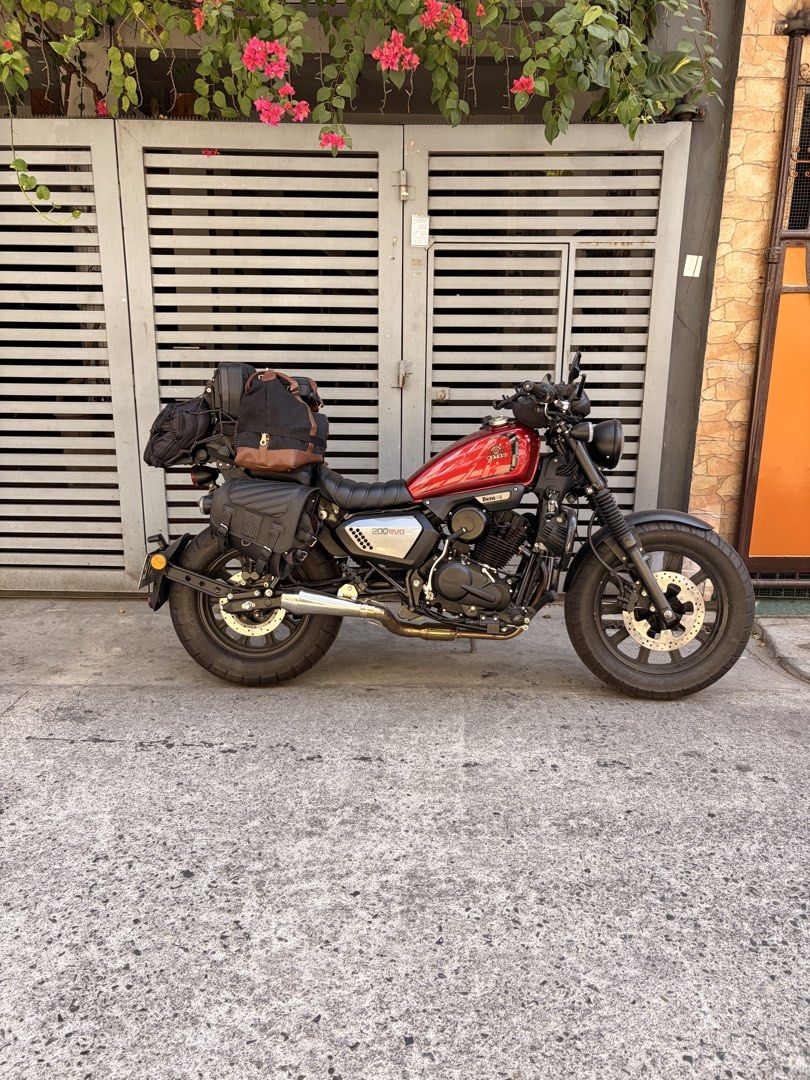 Benelli Motobi Evo 200 (Category: Motorbikes for Sale) located in Makati City. Submitted by jerichotamayo7947 (Listing ID 1460156319, Image 2). Description: 105k negotiable Upgrades made: Mcustoms: Bullet Pipe w/Silencer Seat 3inch tank lift Stainless side stand (Long version) Fuel injector 6 holes from Abdul Xavior Accessories: Hazard 3 horns (2 Hella Horn + Stock Horn) MDL plus Crashguard Adjustable backrest - (Rare) Shinko Tour Master Tires (U