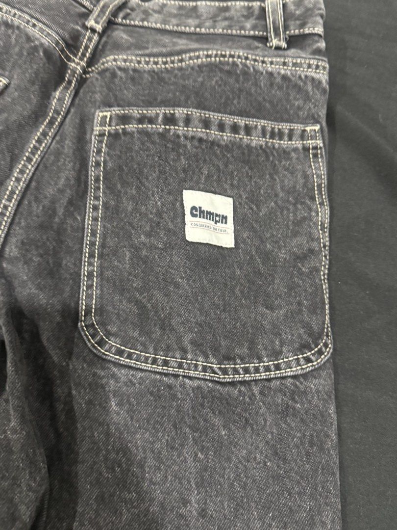 BERSHKA BAGGY JEANS (Category: Jeans) located in Manila. Submitted by ksywn (Listing ID 1460275127, Image 3). Description: good condition worn twice.