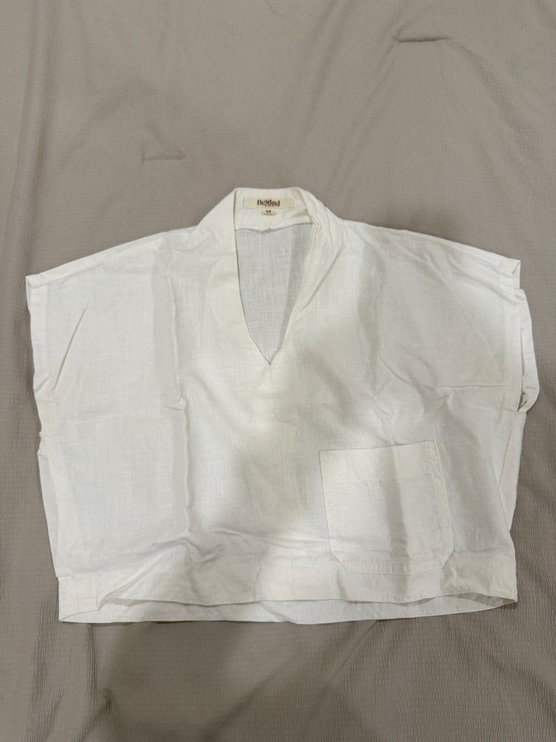Beyond Collective Top (Category: Others Tops) located in Makati City. Submitted by ckvdeclutter (Listing ID 1460178576, Image 2). Description: Selling my beyond collective top (also available in Black) for ₱400 :) (SRP is ₱800) Size: M RFS: Decluttering.