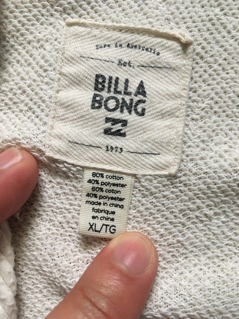 Billabong hooded pullover (Category: Coats, Jackets and Outerwear) located in San Juan City. Submitted by sashoppeepipi (Listing ID 1460173053, Image 3). Description: .