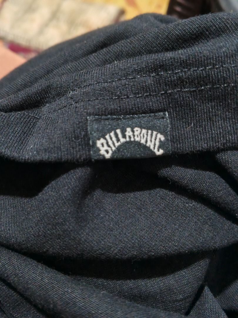 Billabong Premium Regular Fit T-Shirt (Category: Tshirts & Polo Shirts ) located in Caloocan City. Submitted by nebs_seller (Listing ID 1460200963, Image 3). Description: - Brand: Billabong - Color: Black - Size: Large - Material: 100% Cotton - Fit: Regular Fit - Features: Billabong logo graphic on front, 'Premium' tag - Ideal for: Casual wear 10/10 color rate No issues .