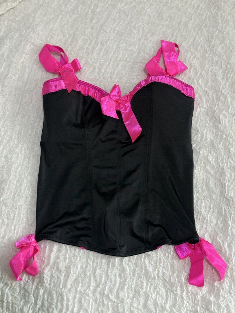 Black and pink corset top (Category: Others Tops) located in Manila. Submitted by prelovedby_lou (Listing ID 1460159316, Image 2). Description: Cup: 34B - fits xs-m - very pretty | body hugging.
