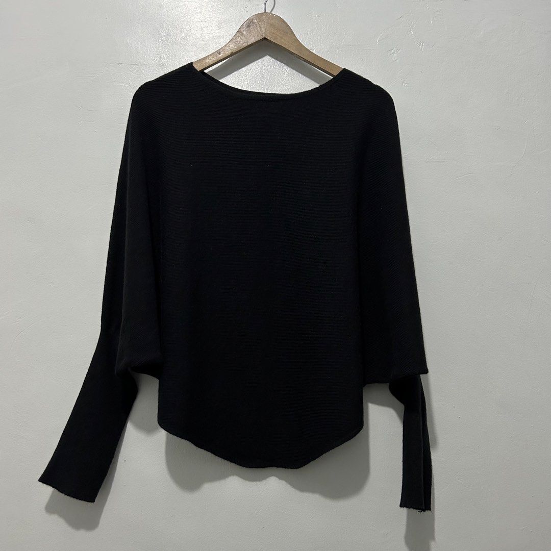Black BatWing Knitted Blouse (Medium to Large) (Category: Blouses) located in Caloocan City. Submitted by lulufanatics (Listing ID 1460254211, Image 3). Description: No issue Size: Large 23 Lx33 W Loc: North Caloocan 📍.