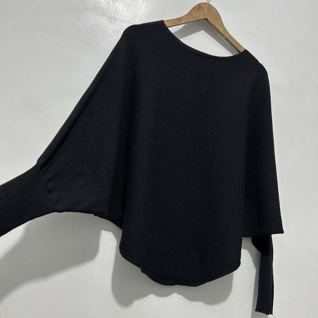Black BatWing Knitted Blouse (Medium to Large) (Category: Blouses) located in Caloocan City. Submitted by lulufanatics (Listing ID 1460254211, Image 2). Description: No issue Size: Large 23 Lx33 W Loc: North Caloocan 📍.