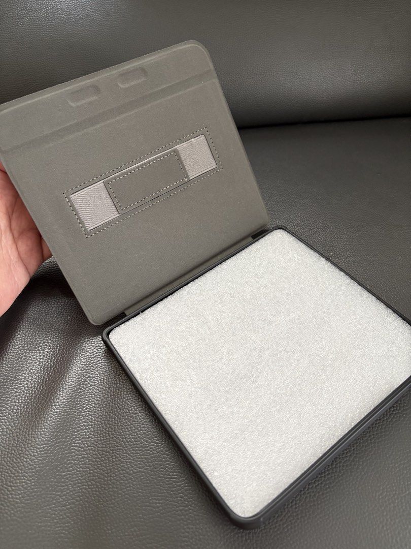 Black Foldable Kobo Libra Colour Case (Category: Cases & Sleeves) located in Manila. Submitted by mabcast28 (Listing ID 1460109240, Image 3). Description: Onhand and Ready to Ship Can Fit Kobo Libra Colour .