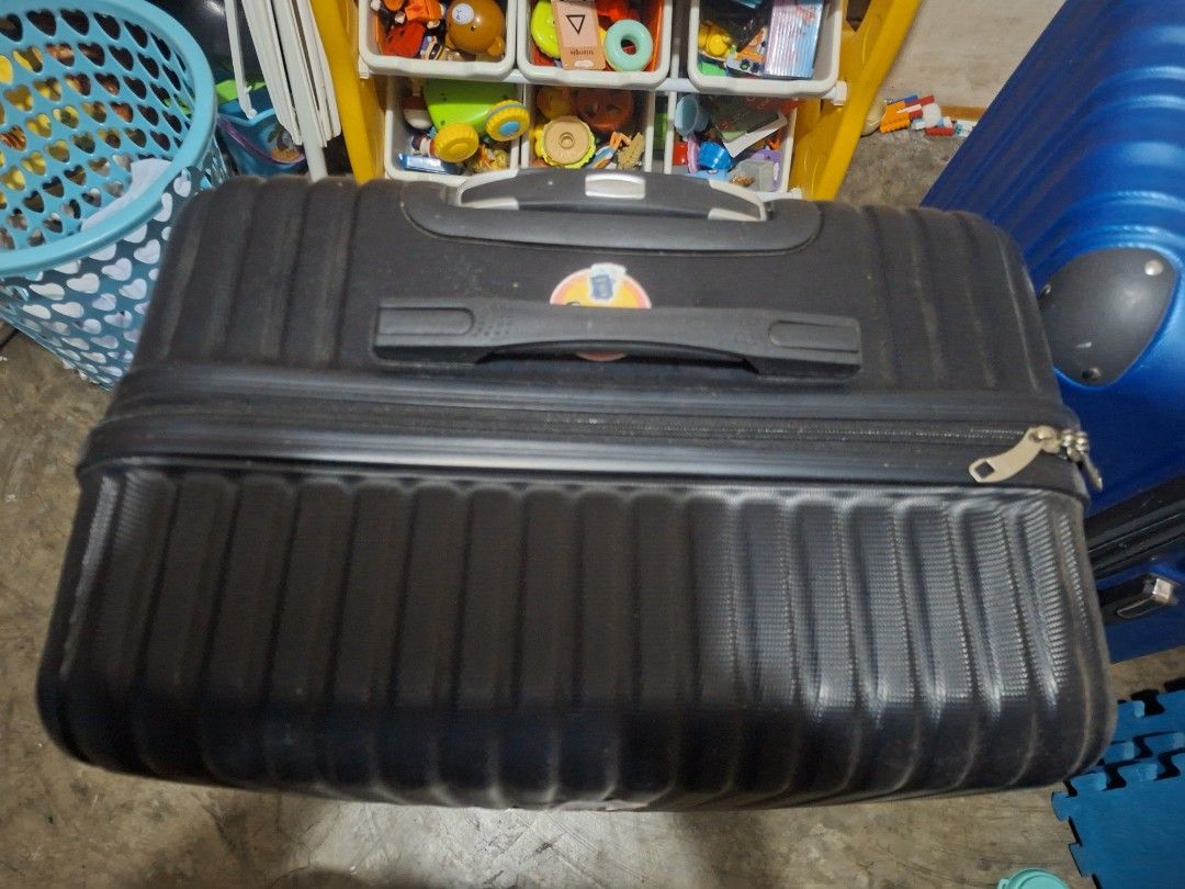 Black Hard Shell Luggage Suitcase (Category: Luggage) located in Manila. Submitted by rubyyy.14 (Listing ID 1460192773, Image 2). Description: Only used once for international travel.