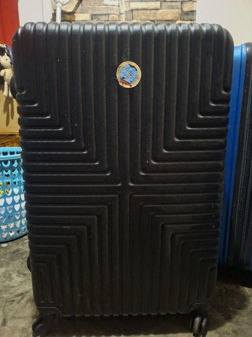 Black Hard Shell Luggage Suitcase (Category: Luggage) located in Manila. Submitted by rubyyy.14 (Listing ID 1460192773, Image 1). Description: Only used once for international travel.