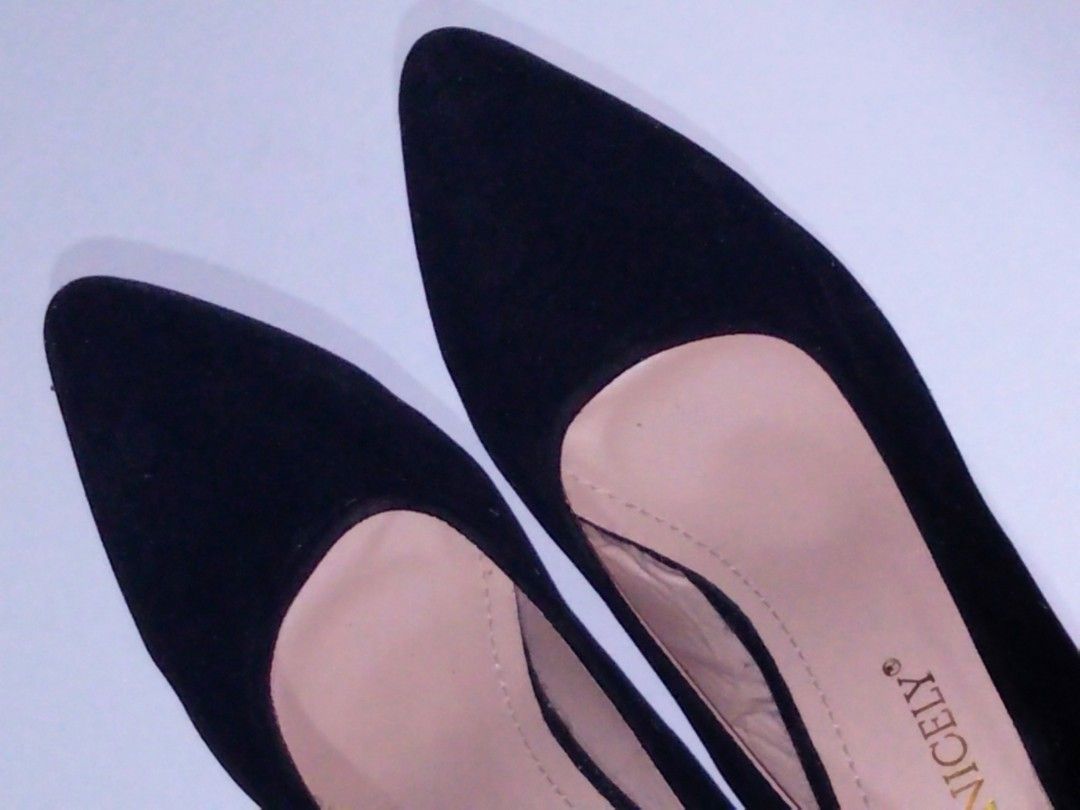 Black Heels (Category: Heels) located in Cebu City. Submitted by nique.kuan (Listing ID 1460267965, Image 2). Description: Black Heels | ₱139 | Black | Size 38 Heels with a soft texture, suitable for formal events. Worn only once during graduation. MOP: GCash/BPI.