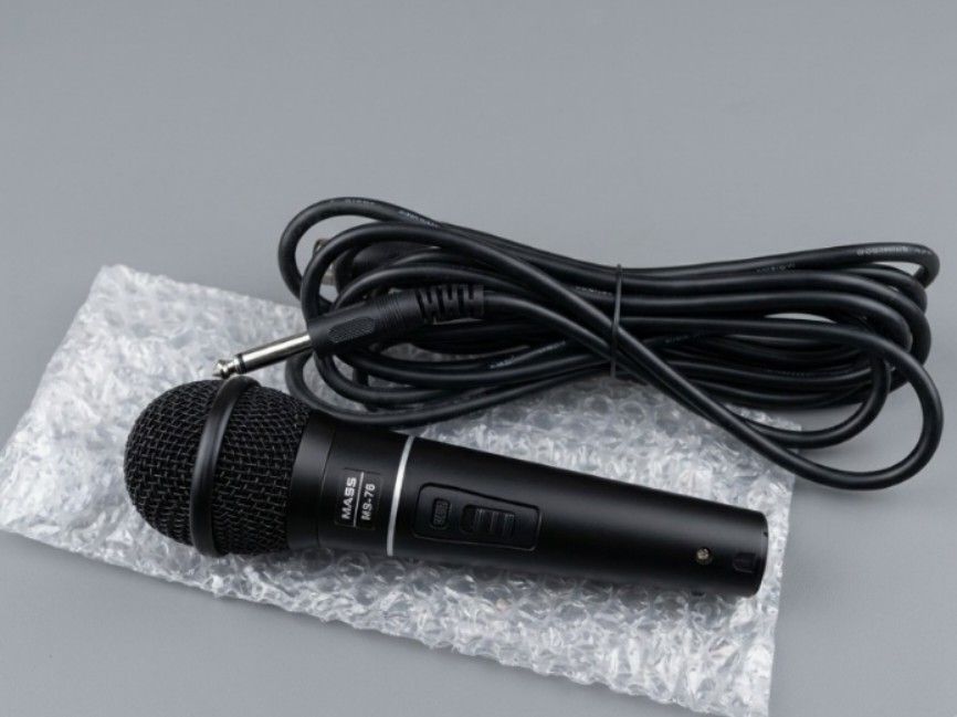 Black Microphone with Cord (Category: Microphones) located in Las Pinas. Submitted by gdgtsjcsph (Listing ID 1460255203, Image 1). Description: *With box *Lightly Used *Color Black *With Cord.