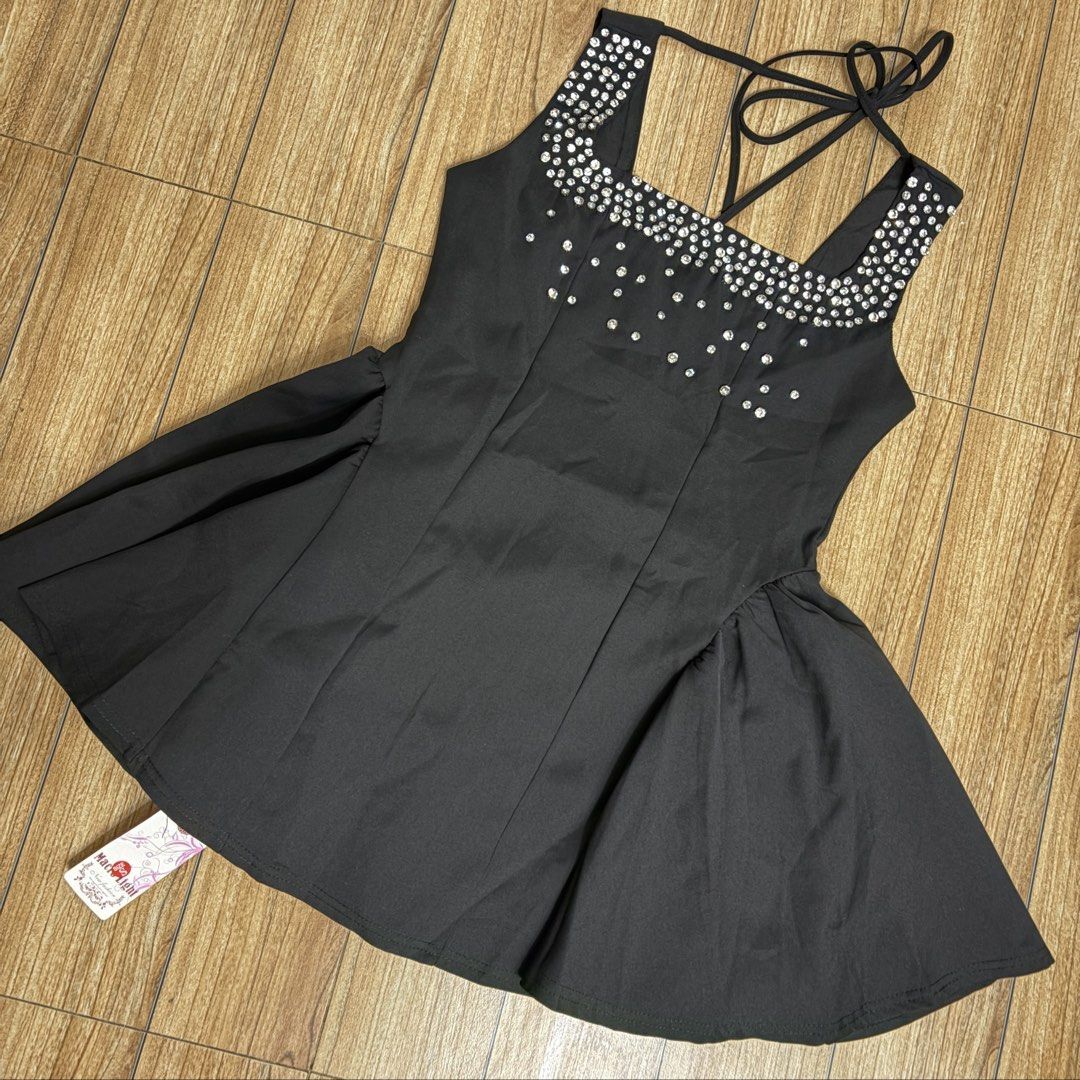 Black mini puff skirt dress (Category: Evening dresses & gowns) located in Taytay. Submitted by murahubblueapppage (Listing ID 1460289850, Image 3). Description: Brand new Small on tag Bust up to34inches Waistline up to 29 inches Lenght 28 inches.