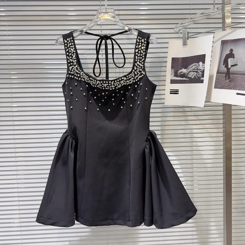 Black mini puff skirt dress (Category: Evening dresses & gowns) located in Taytay. Submitted by murahubblueapppage (Listing ID 1460289850, Image 1). Description: Brand new Small on tag Bust up to34inches Waistline up to 29 inches Lenght 28 inches.