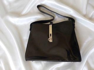 (Category: ) located in . Submitted by vtg_ukay_bags (Listing ID 1460198721, Image 1). Description: .