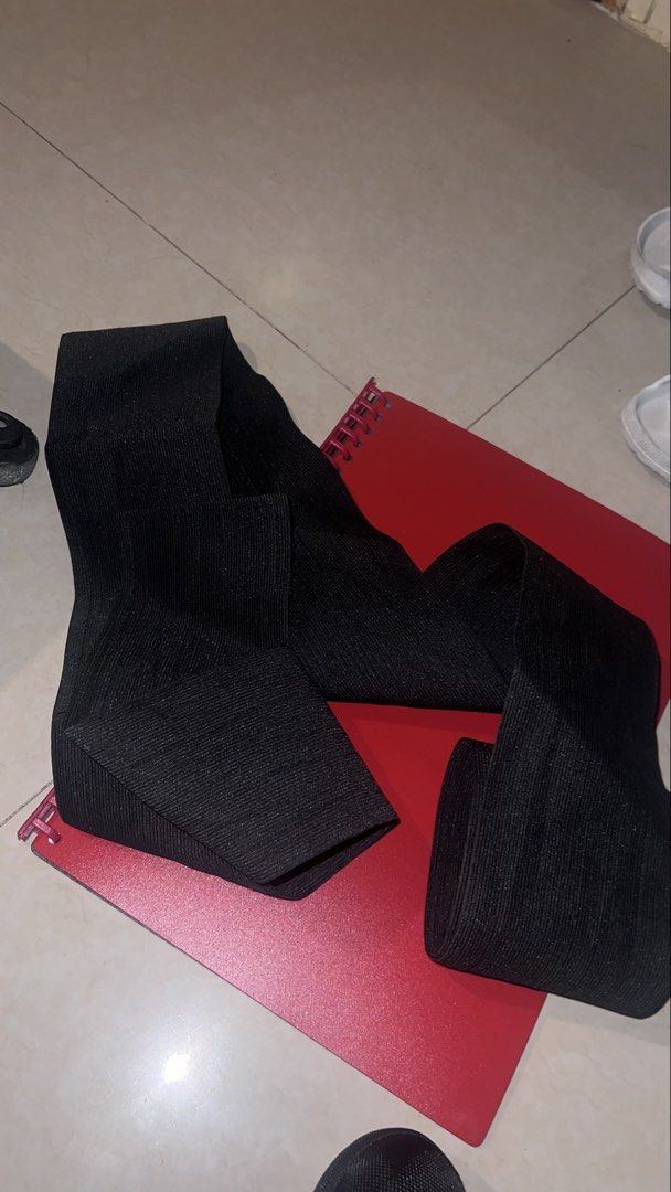 Black Ribbed Waist Trainer Band (Category: Undergarments & Loungewear) located in Manila. Submitted by dianavictoriano (Listing ID 1460274288, Image 1). Description: - Black waist trainer band for shaping. Lightly used. Parang corset pero mas maadjust mo sya. Rsf di nagagamit declutter .
