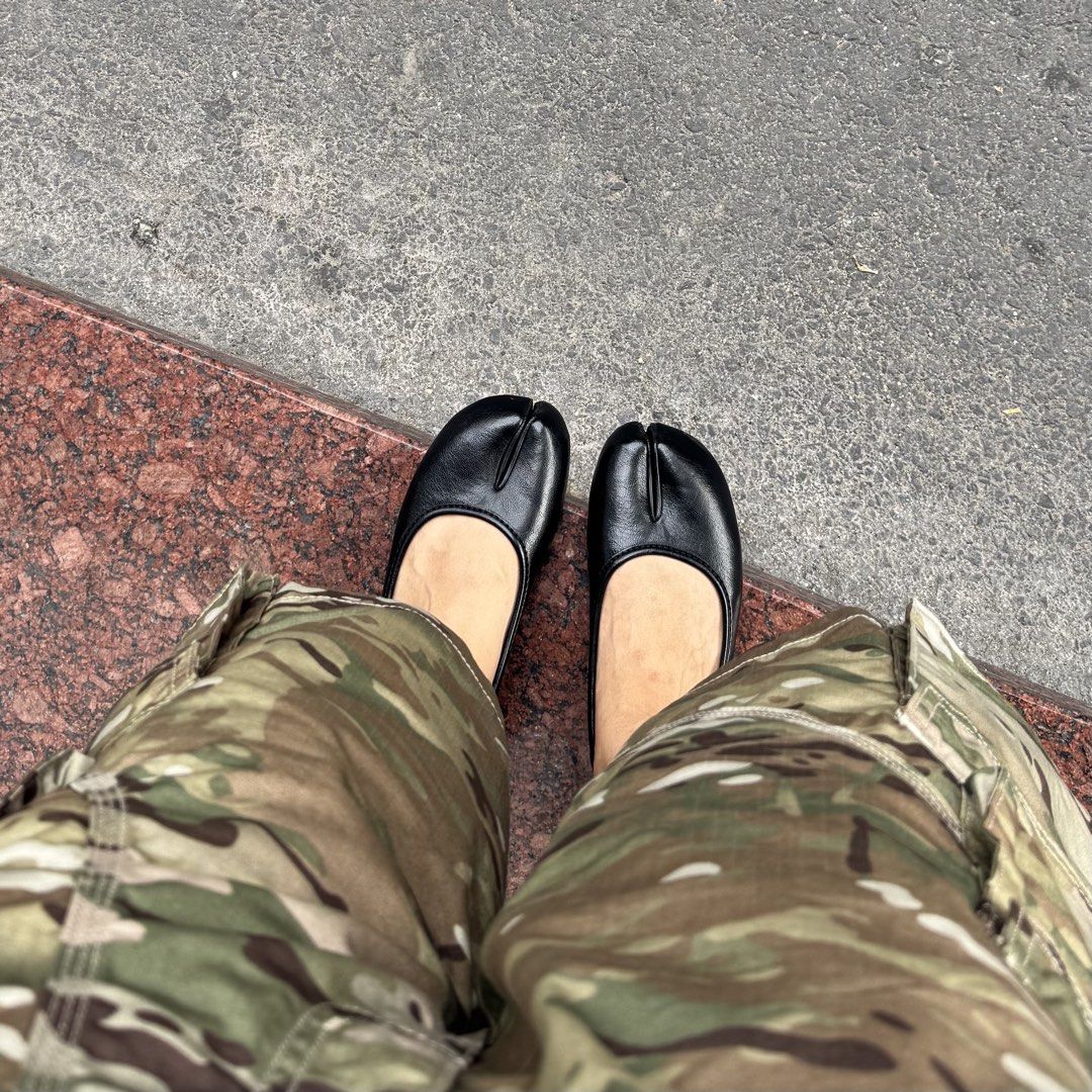 Black Tabi Split Toe Flats (Category: Flats & Sandals) located in Calamba. Submitted by ninie.e (Listing ID 1460252628, Image 1). Description: local brand from vietnam vv comfy, 20k steps approved size 39 maison margiela tabi shoes dupe wore once.