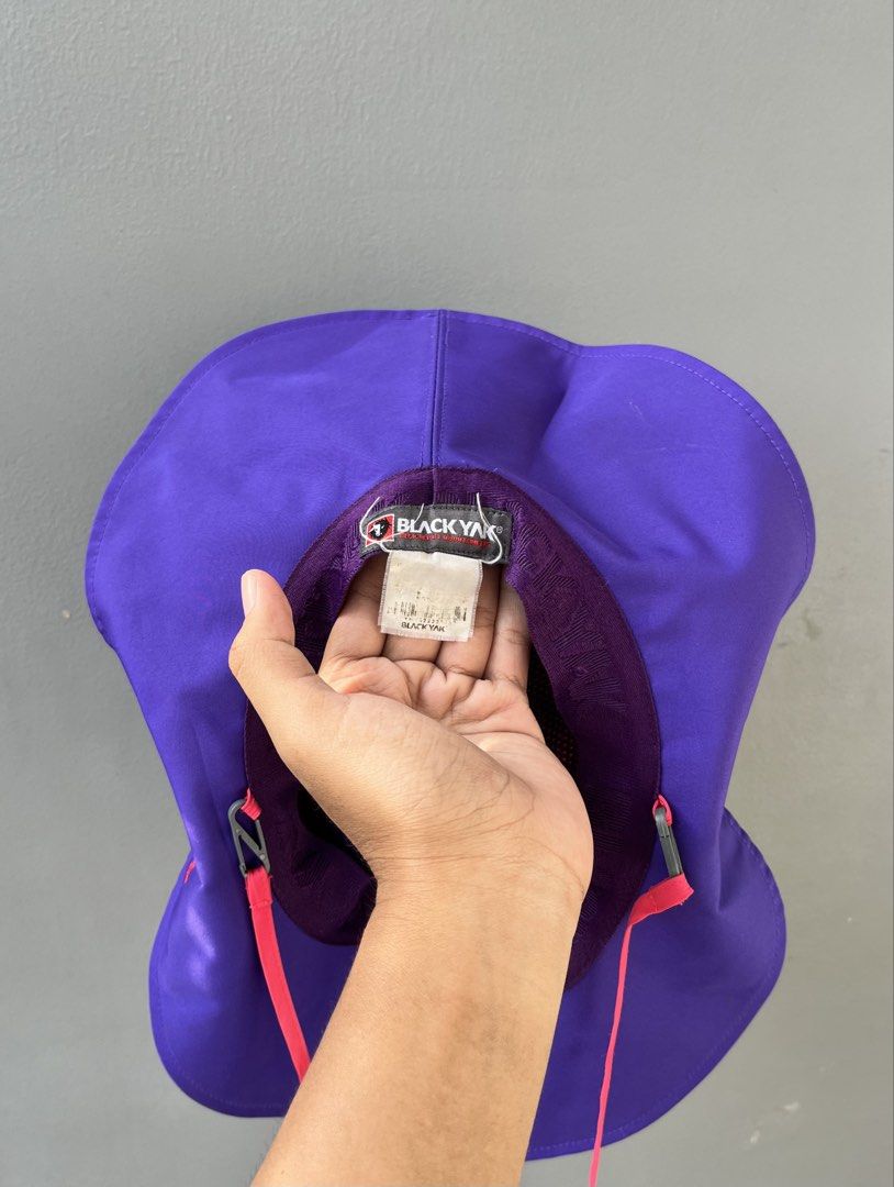 Black Yak Outdoor Bucket Hat for her (Category: Hats & Beanies) located in Balamban. Submitted by just_findss (Listing ID 1460242002, Image 3). Description: Very Excellent Condition OSFM Color Rate 10/10 NO ISSUE.