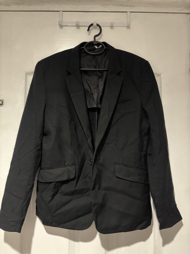 Blazer for Men (Category: Coats, Jackets and Outerwear) located in San Juan City. Submitted by mcstxtian_ (Listing ID 1460195038, Image 1). Description: Decluttering!!! Used these for work. Black 5’4-5’5 55-60kg Last price posted..