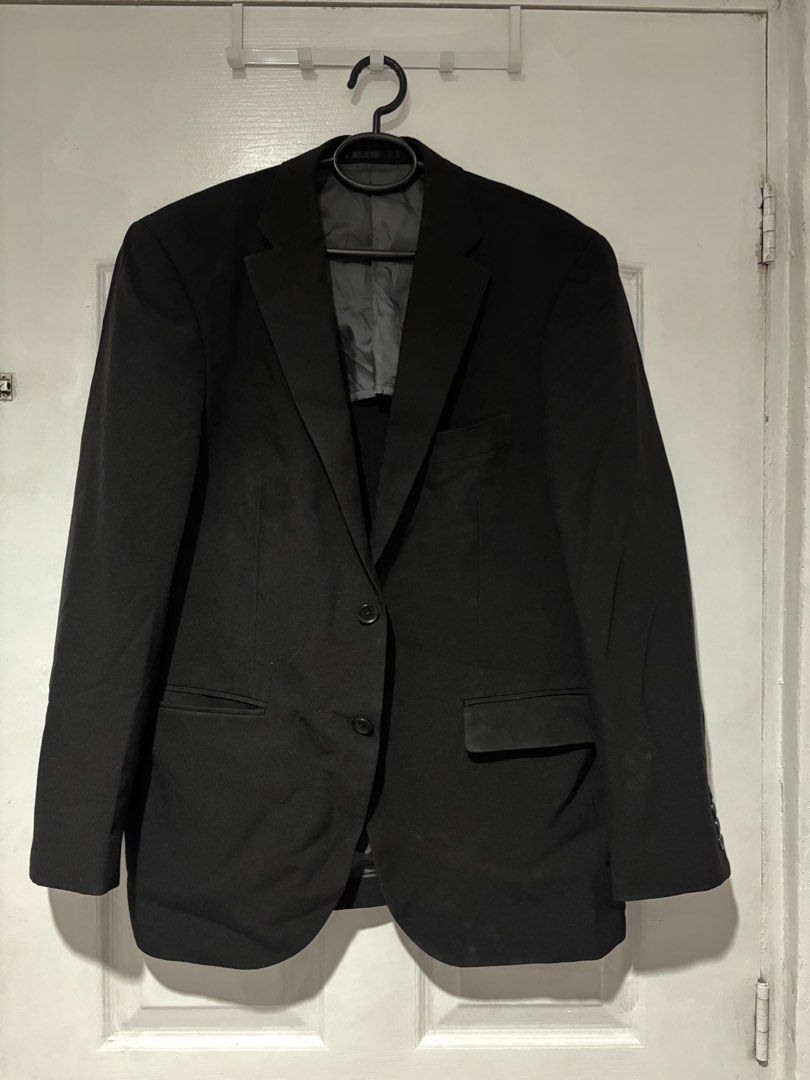 Blazer for Men (Category: Coats, Jackets and Outerwear) located in San Juan City. Submitted by mcstxtian_ (Listing ID 1460196099, Image 1). Description: Decluttering!!! Used these for work. Black 5’5-5’8 70-75kg Last price posted..
