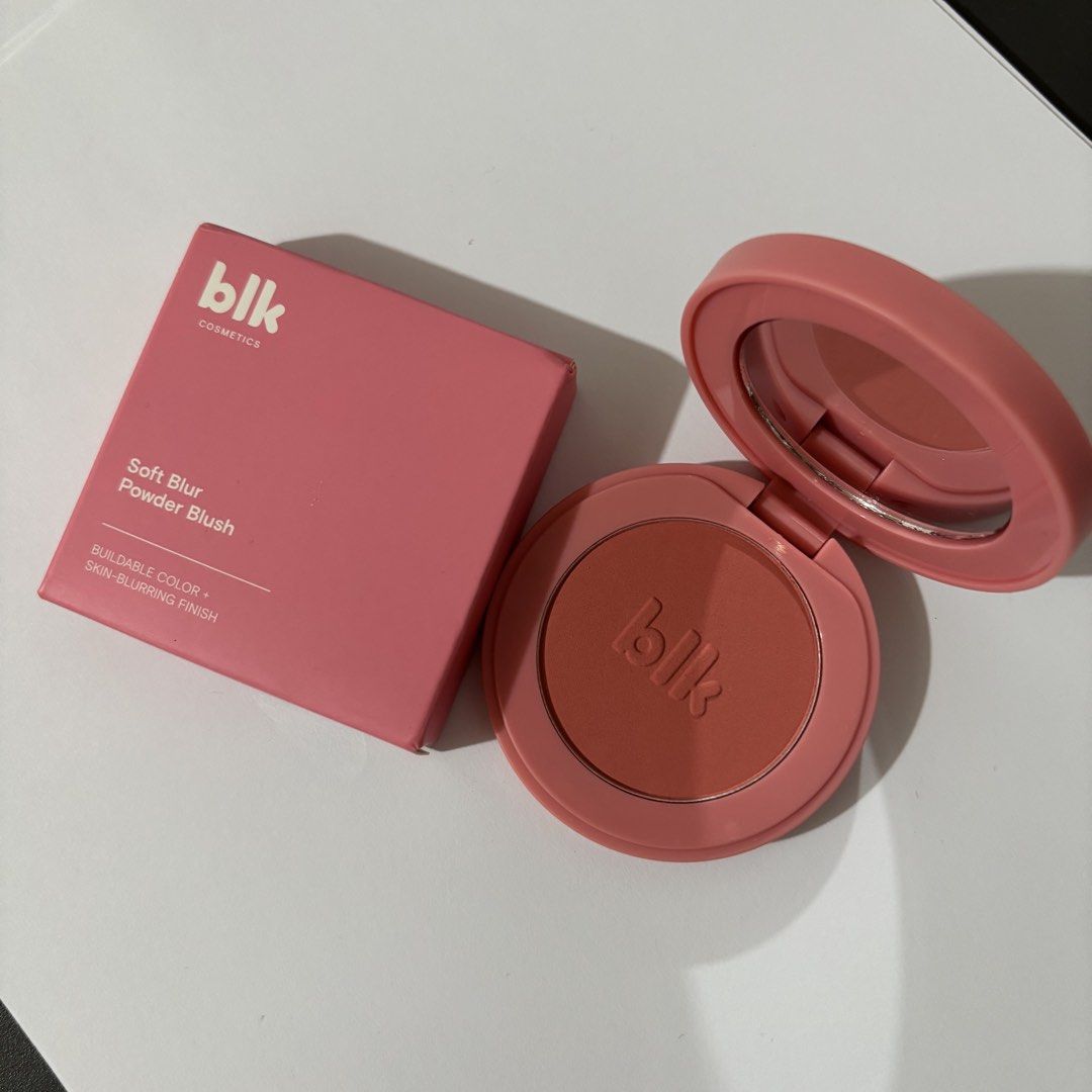 blk cosmetics soft blur powder blush (Category: Makeup) located in Caloocan City. Submitted by declutter.cal (Listing ID 1460272713, Image 1). Description: Used twice June naopen Rfs: too many makeup.