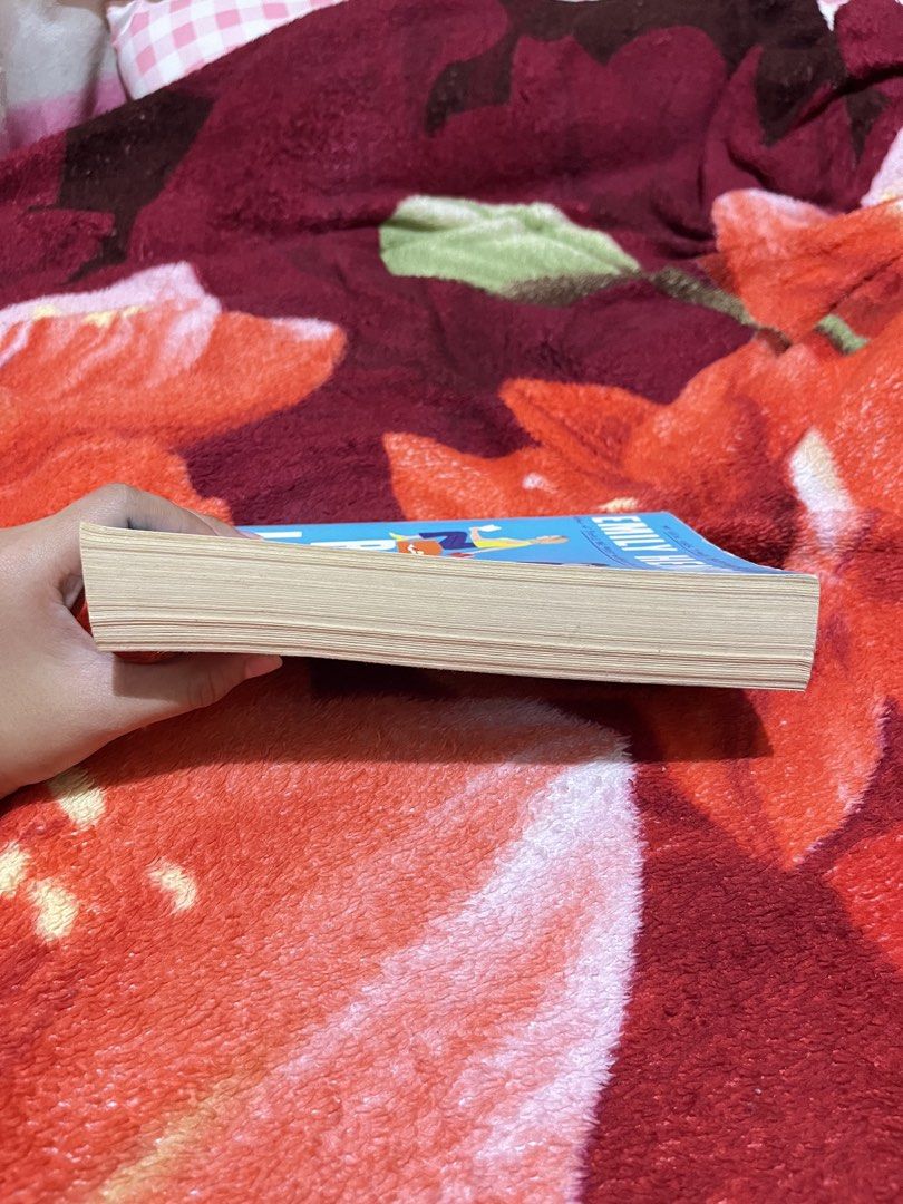 book lovers by emily henry (paperback) (Category: Storybooks) located in Manila. Submitted by daffodelle (Listing ID 1460278491, Image 3). Description: - may slight stress marks sa edges ng cover.