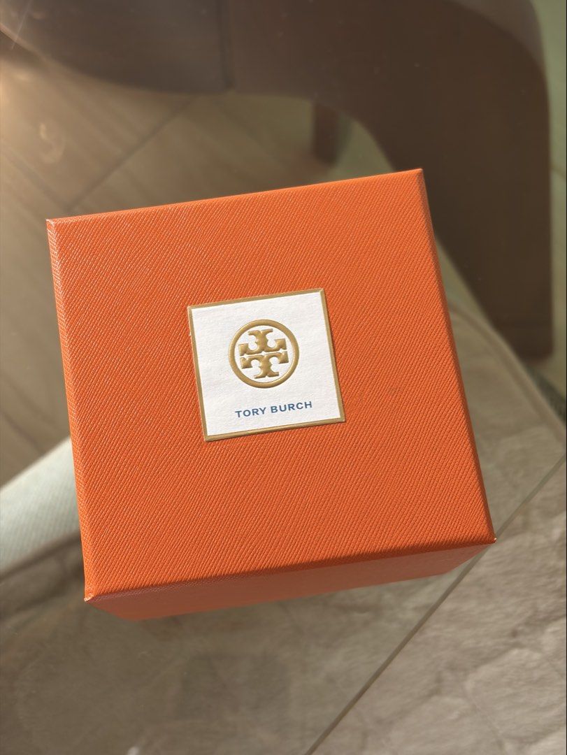 brand new tory burch gold watch (Category: Luxury Watches) located in Bulacan. Submitted by bawasbagahe (Listing ID 1460144704, Image 1). Description: .