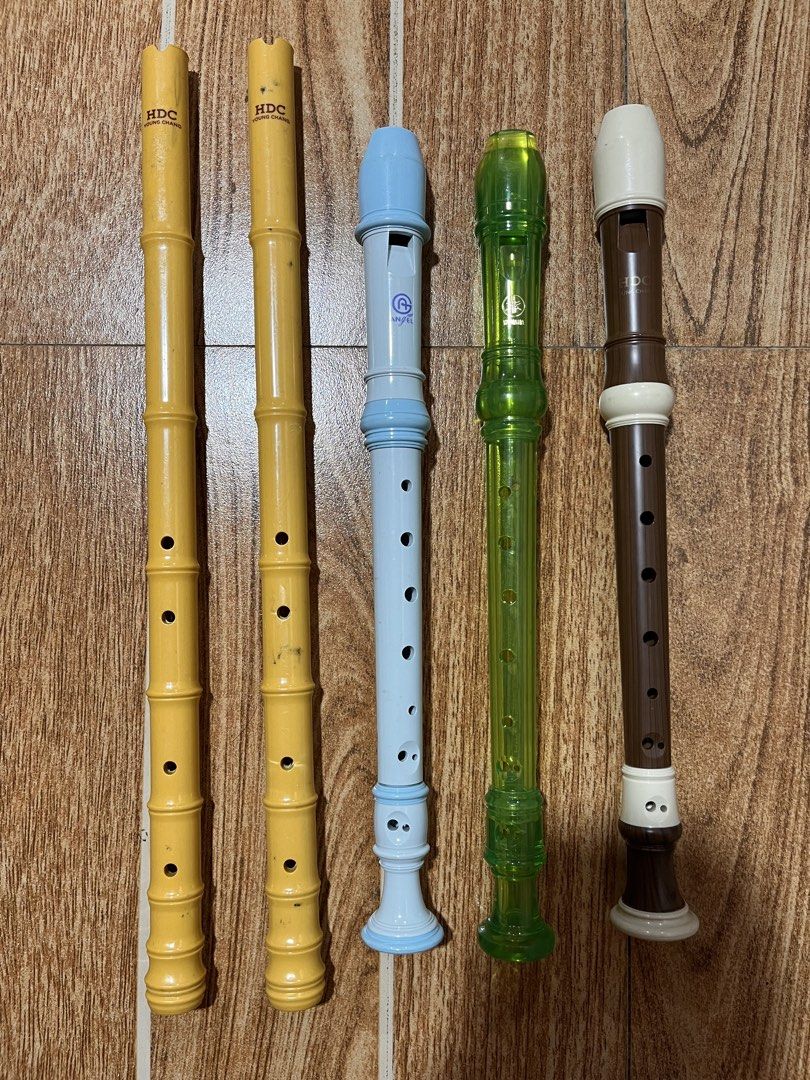 Branded Japanese Flute take all (Category: Musical Instruments) located in Lucena. Submitted by mjaothrift (Listing ID 1460258574, Image 1). Description: Japanese branded flute For take all only (5 pieces) Yamaha - color neon green Angel - color sky blue 3 pieces HDC Young Chang, .