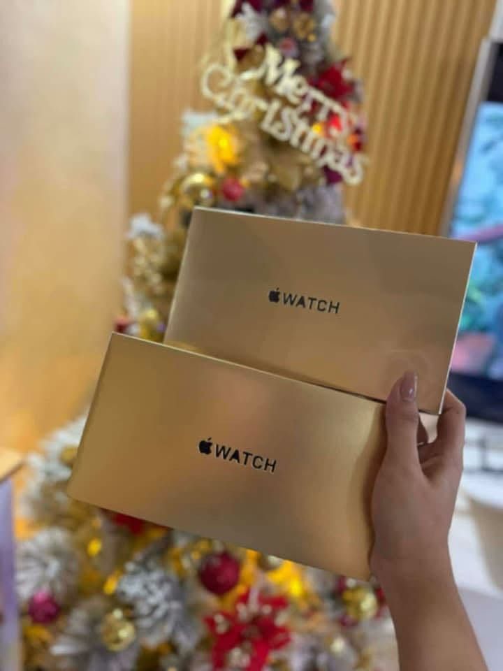 Brandnew Smart Watch Ultra 2 (Category: Wearables & Smart Watches) located in Quezon City. Submitted by mjmassortedfinds (Listing ID 1460189319, Image 3). Description: Smart Watch Ultra 2 1 6 9 9 each +sf ✅ with 2straps, manual & magnetic charger ✅ Prem!um Quality like 0rig kaysa bumili kayo ng tig ₱30k+ 😱 Specifications: ▪️ full screen ▪ display - IPS ▪ bluetooth - calling ▪️ finger sensor enabled ▪ battery capacity - 360mAh ▪ can connect socia
