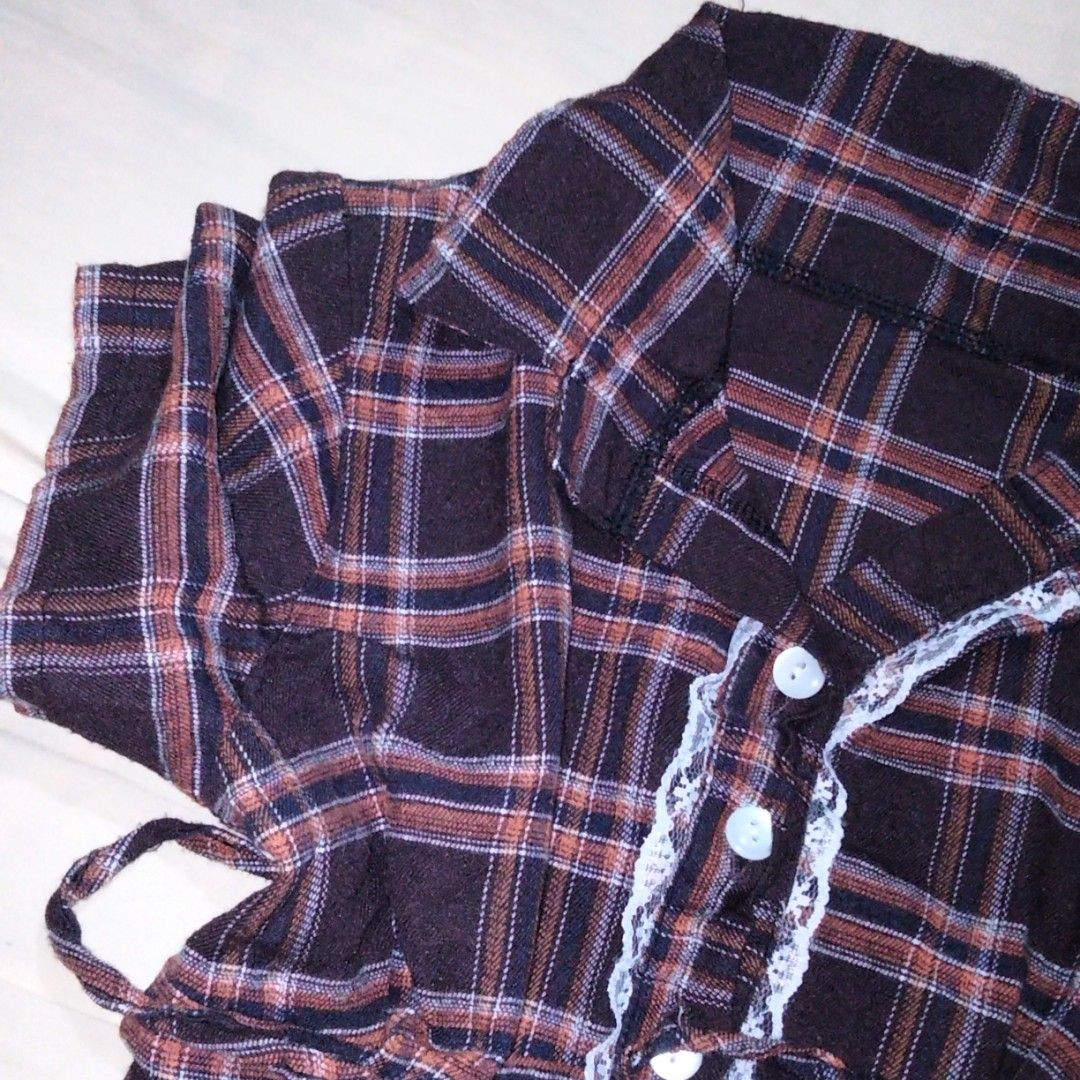 Brown Checkered Blouse for Women (Category: Blouses) located in Cebu City. Submitted by nique.kuan (Listing ID 1460283805, Image 3). Description: Small size Never been worn MOP: GCash/BPI MOD: J&T.