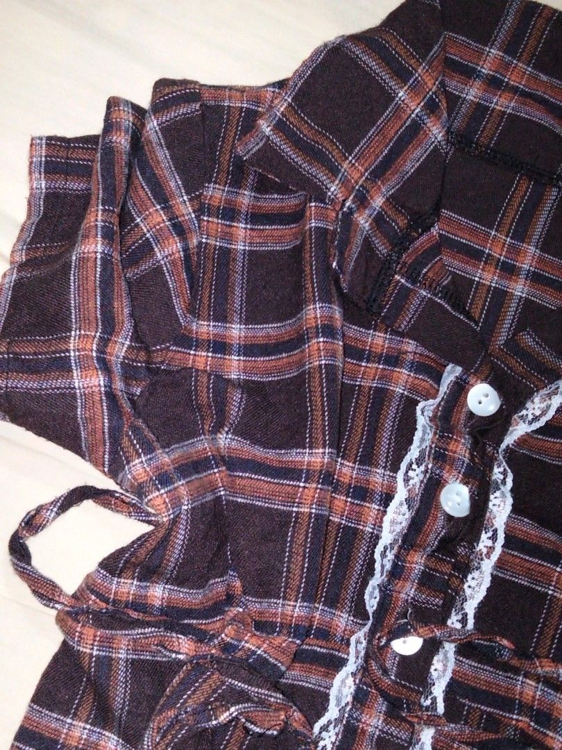 Brown Checkered Blouse for Women (Category: Blouses) located in Cebu City. Submitted by nique.kuan (Listing ID 1460283805, Image 1). Description: Small size Never been worn MOP: GCash/BPI MOD: J&T.