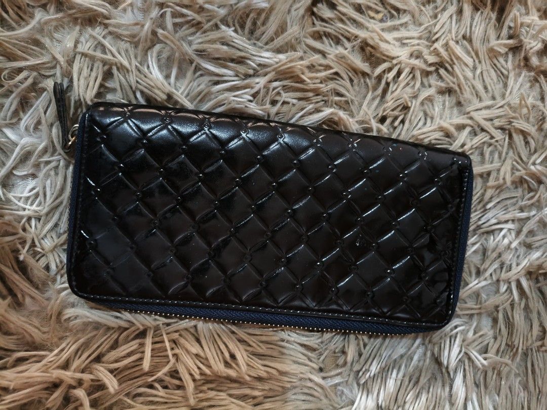 Bundle bags & wallets 6 +1 free (Category: Cross-body Bags) located in Valenzuela. Submitted by emotika (Listing ID 1460296295, Image 3). Description: .