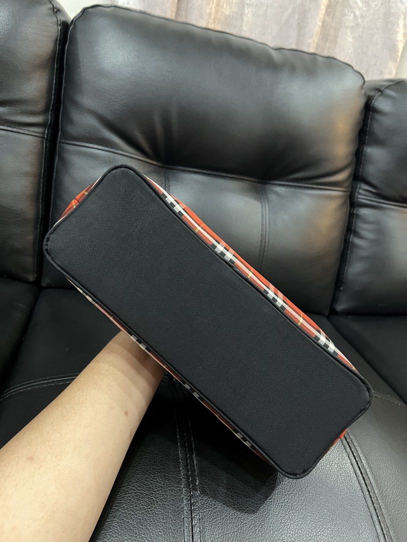Burberry Nova Check Hobo (Category: Shoulder Bags) located in Manila. Submitted by gailmg (Listing ID 1460294628, Image 3). Description: - Authentic.